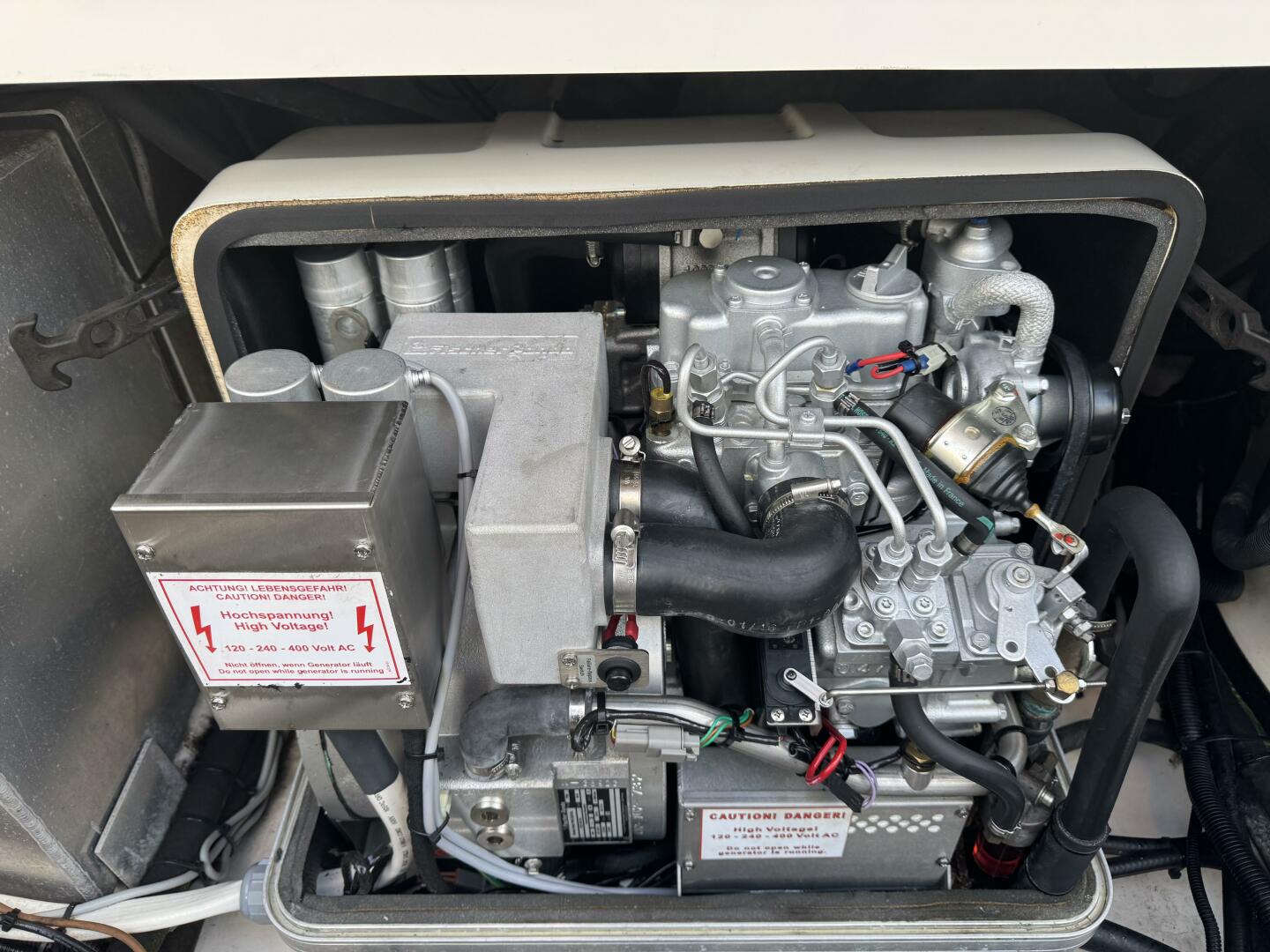 2017 Boston Whaler 370 Outrage - Image 26