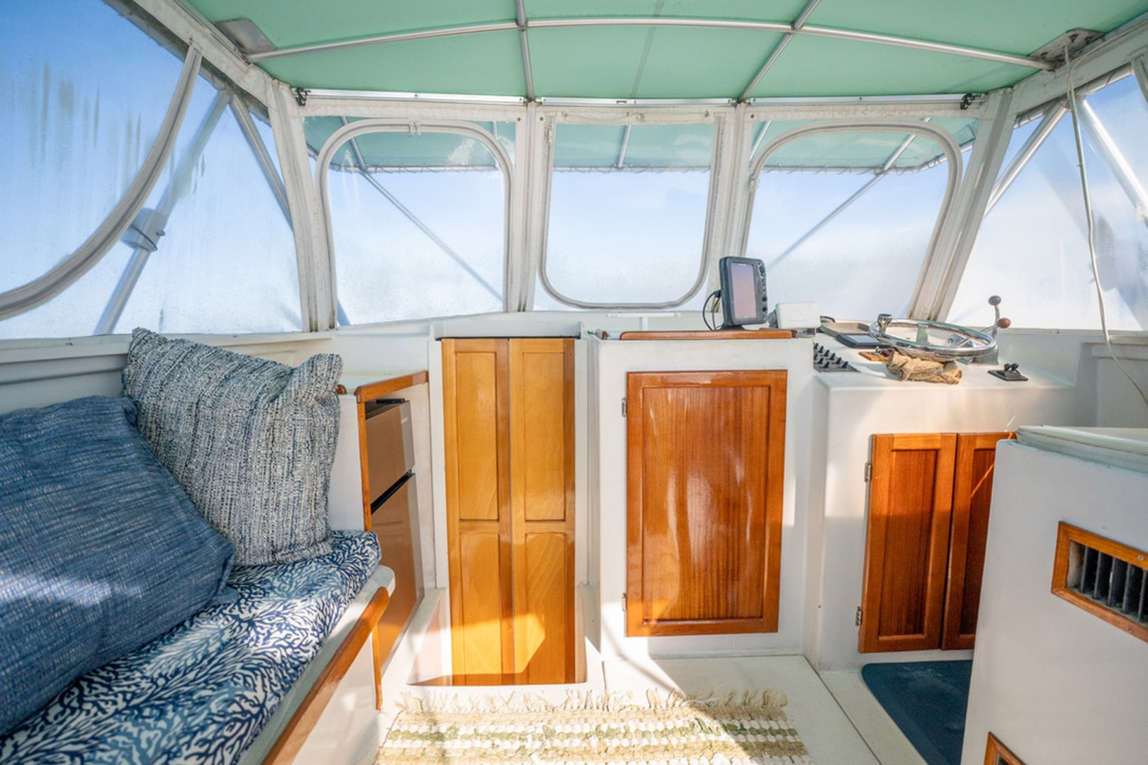 2005 Custom Michael Fitz 34' Pilothouse - Image 6