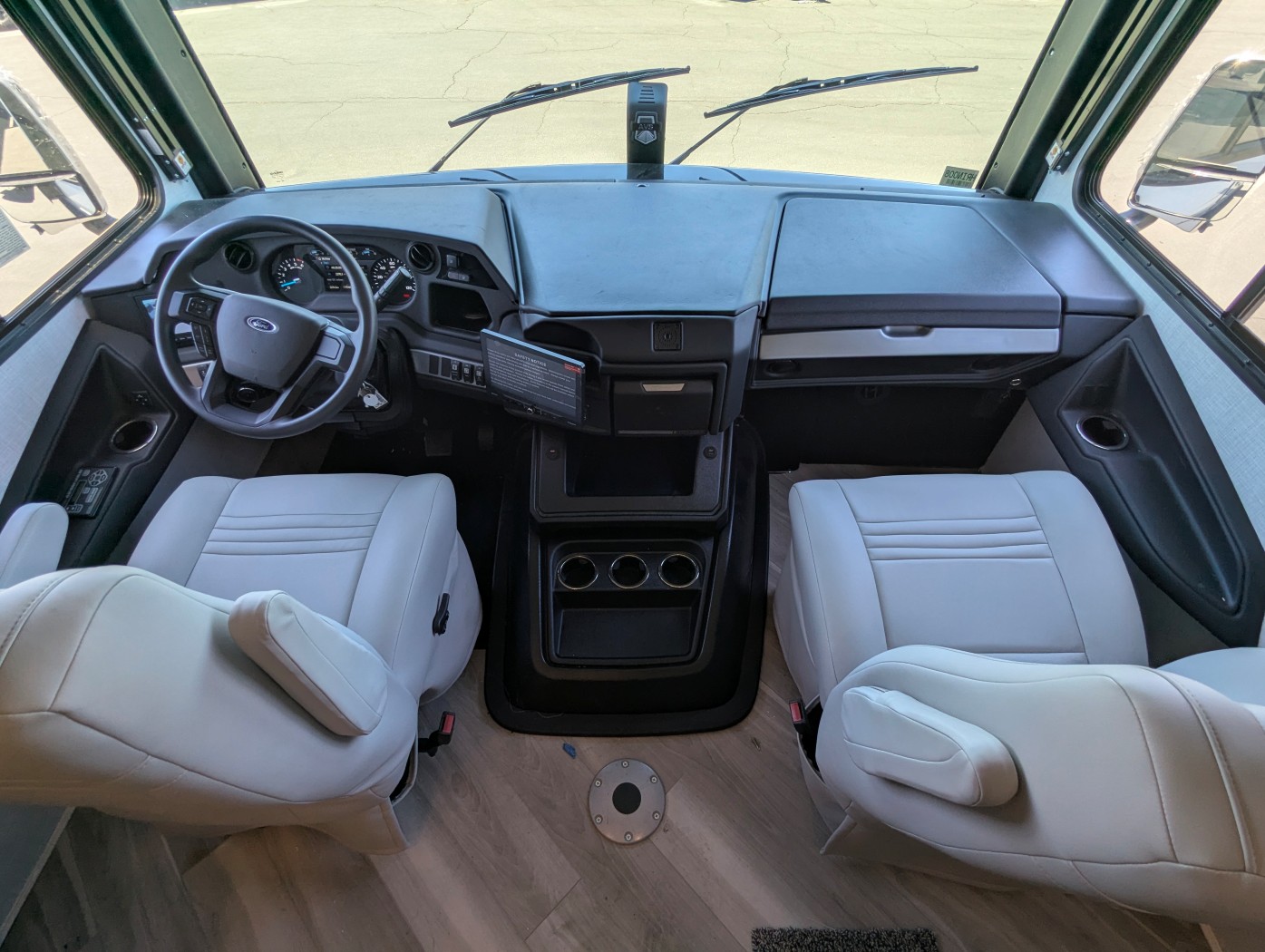 2026 Holiday Rambler Invicta 36Y - Image 10