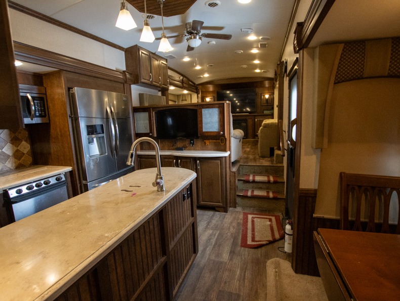 2016 Forest River Cardinal 3825FL - Image 24