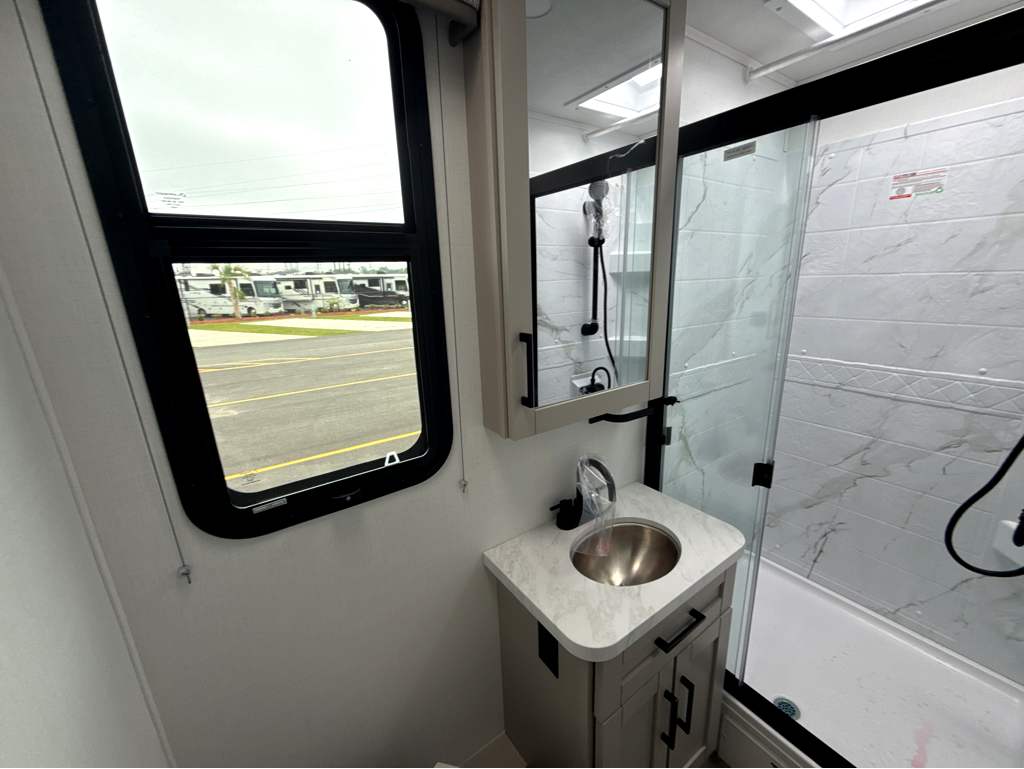 2027 ENTEGRA COACH ODYSSEY 24B - Image 20