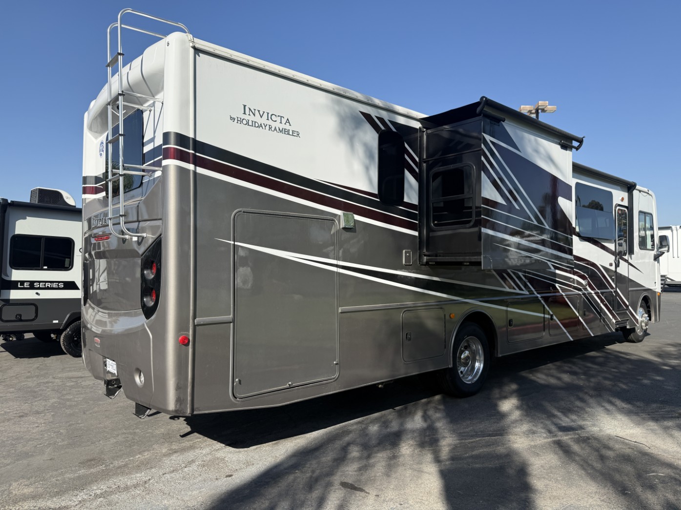 2025 Holiday Rambler Invicta 36Y - Image 3