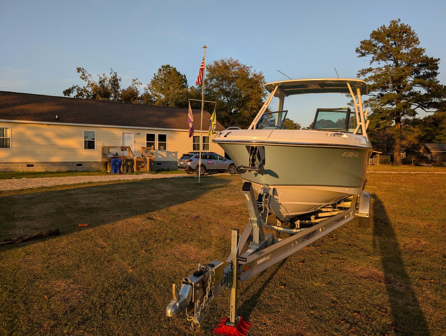 2023 Boston Whaler 240 Vantage - Image 6