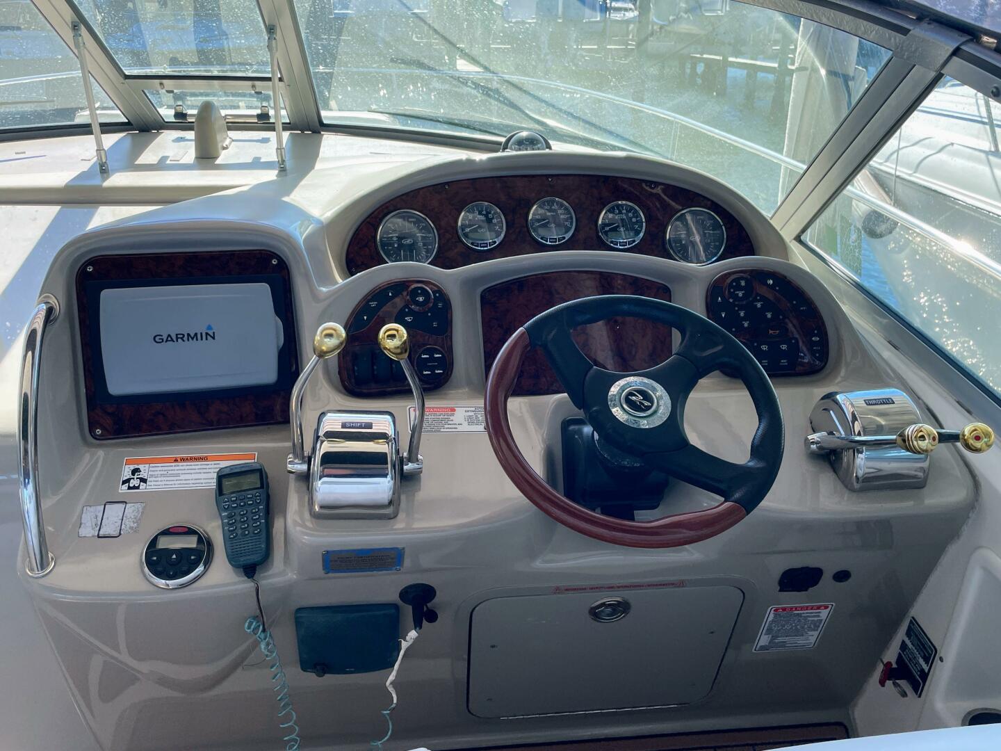 2006 Sea Ray 320 Sundancer - Image 13