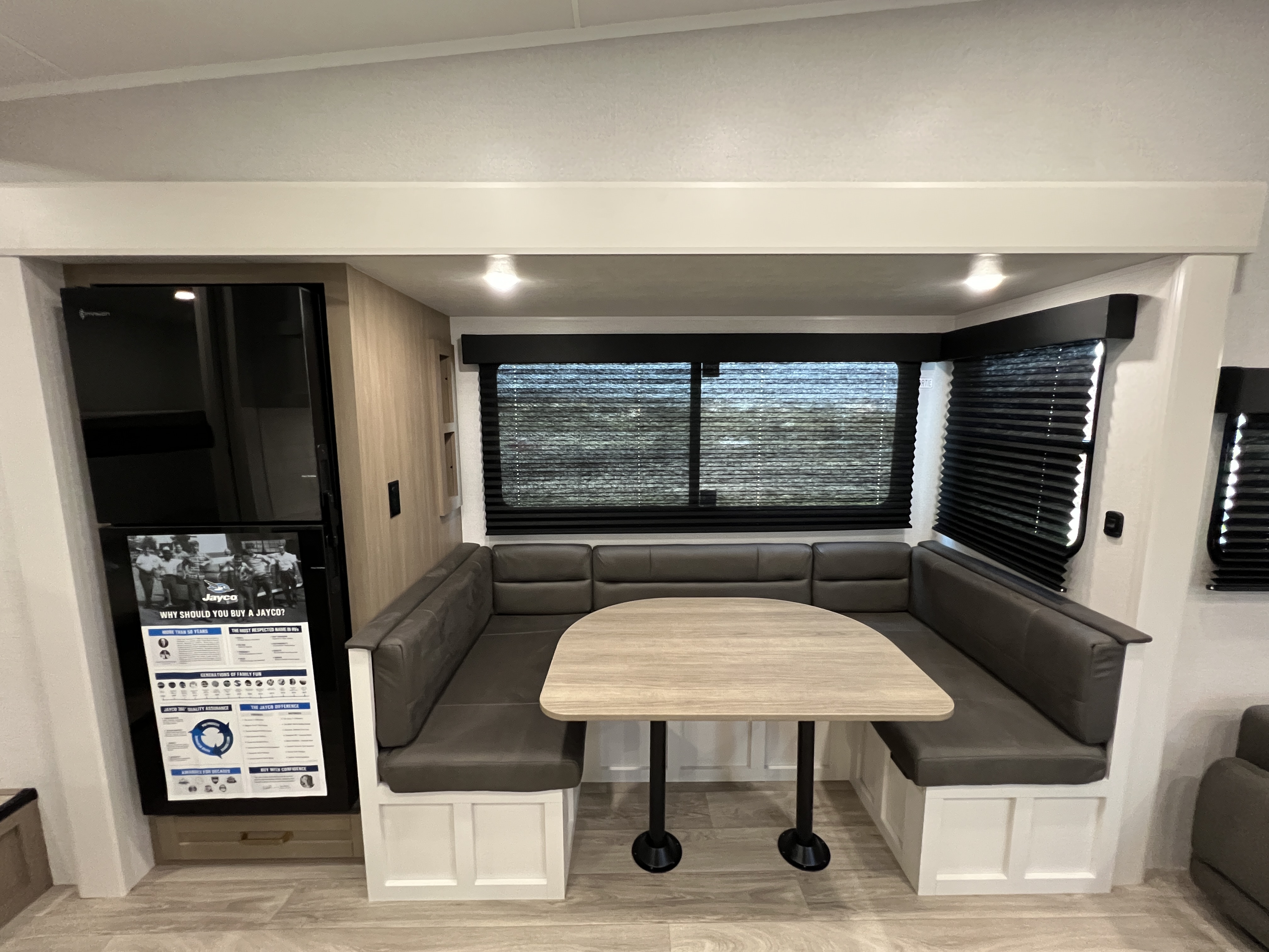 2027 Jayco Eagle SLE 28BHU - Image 14