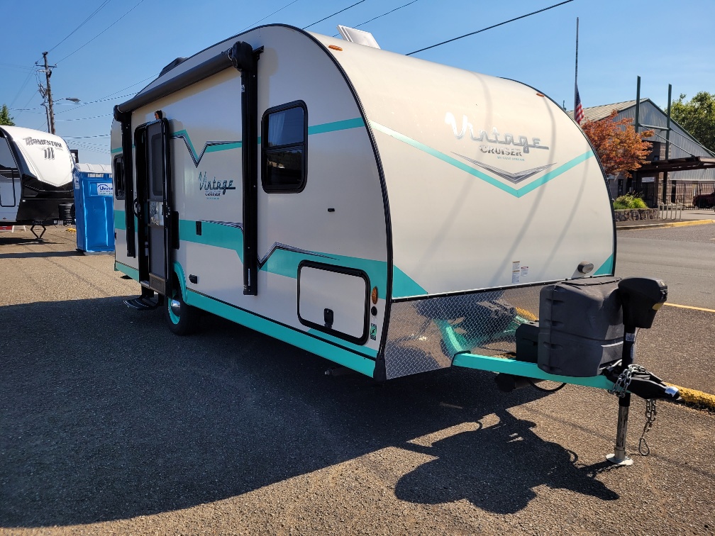 2017 Gulf Stream Vintage Cruiser 19ERD - Image 1