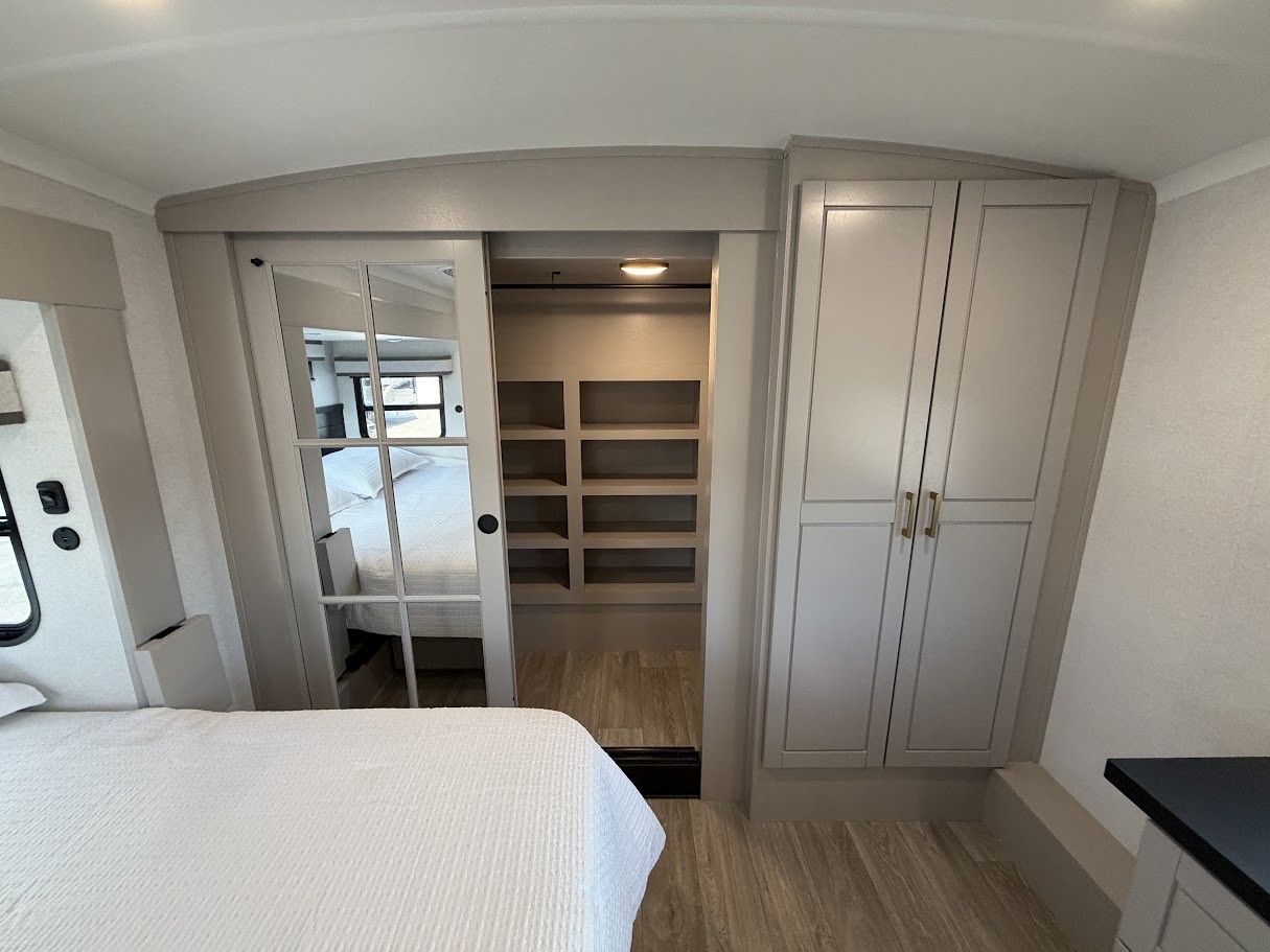2027 JAYCO NORTH POINT 361RLBH - Image 60