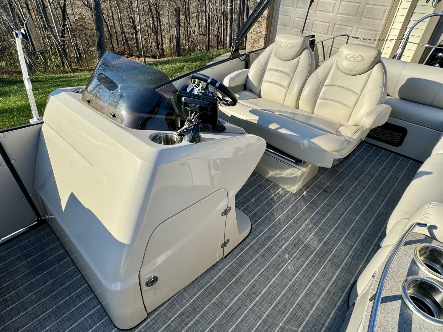 2016 Harris Grand Mariner 250 SLEC Tritoon - Image 30