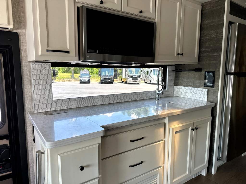 2019 TIFFIN ALLEGRO 34 PA - Image 11