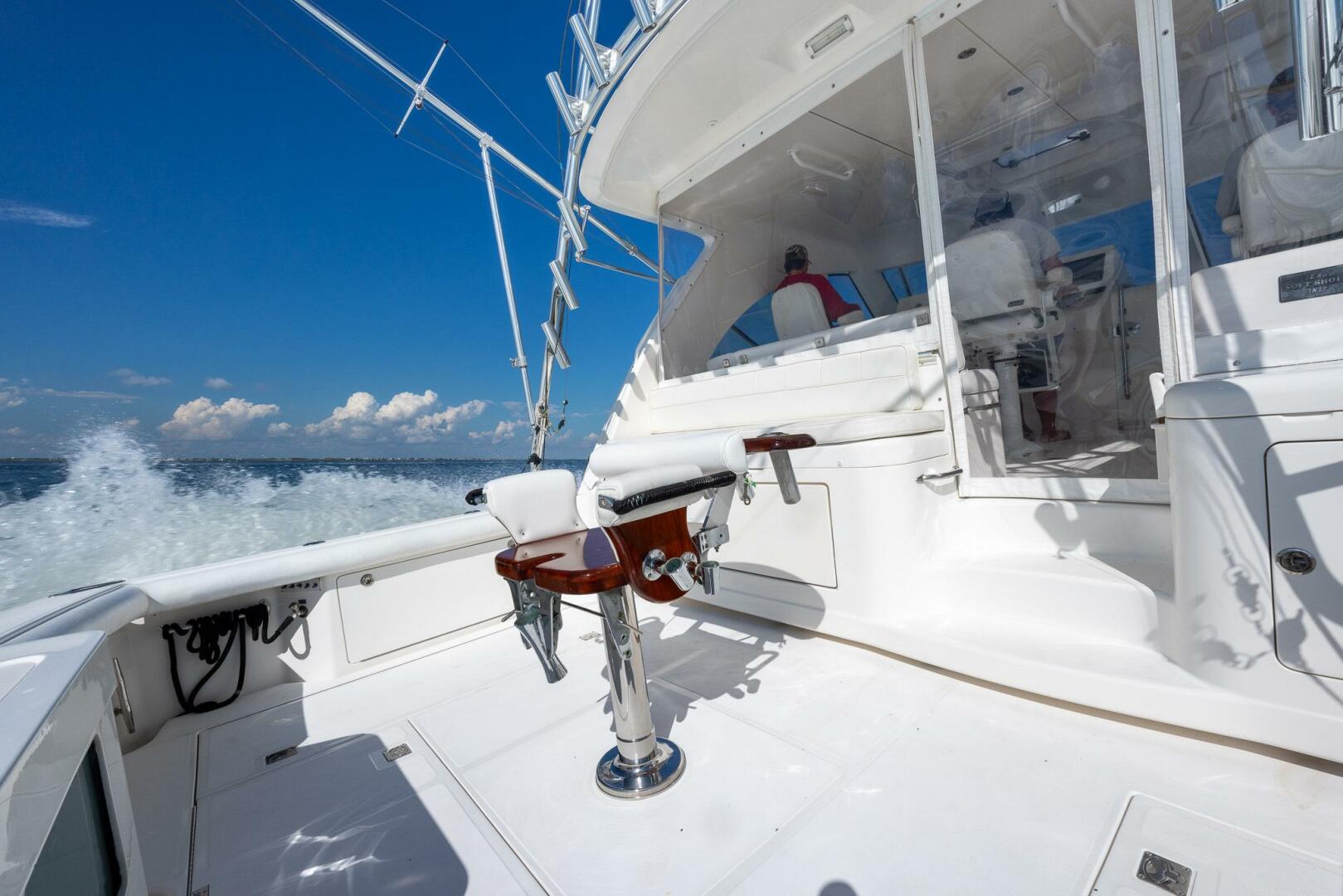 2012 Cabo 40 Express - Image 13