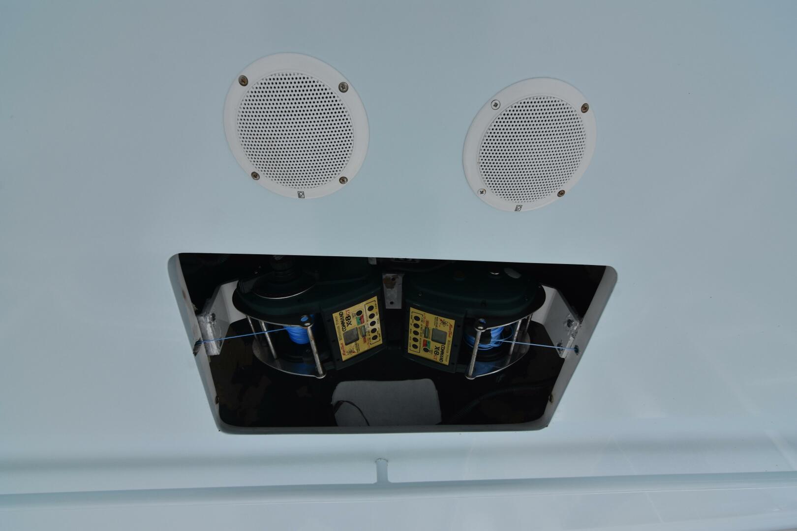 1999 Viking 58 Convertible - Image 35