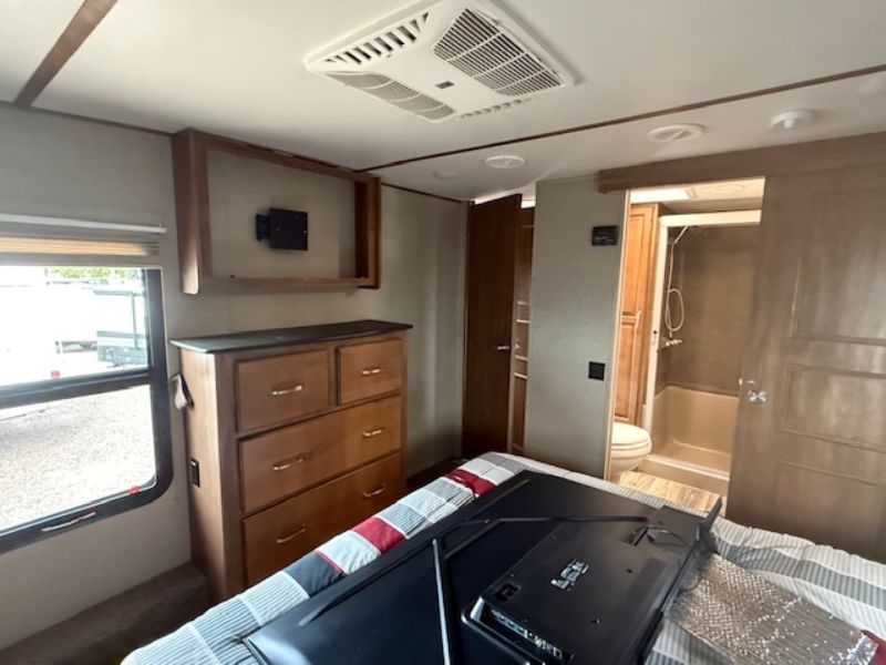 2018 Keystone Laredo 358BP - Image 24