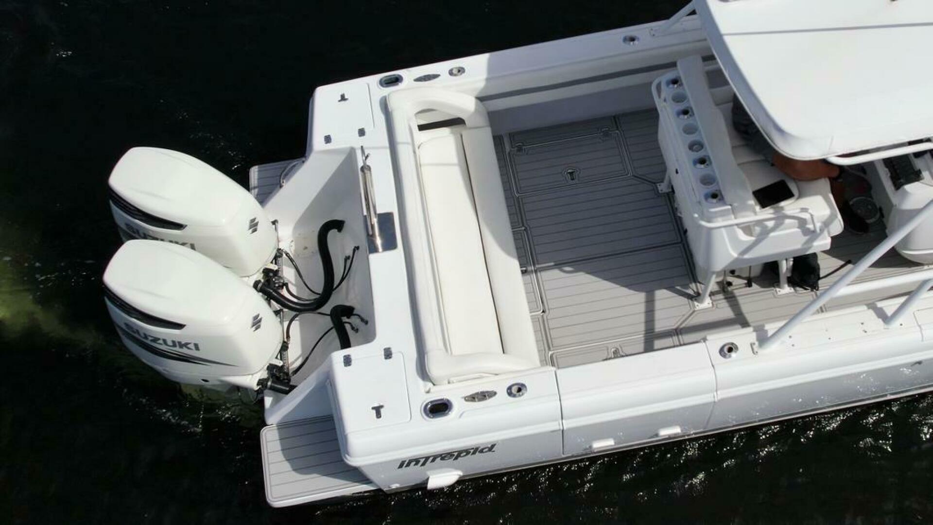 2003 Intrepid 32 - Image 39