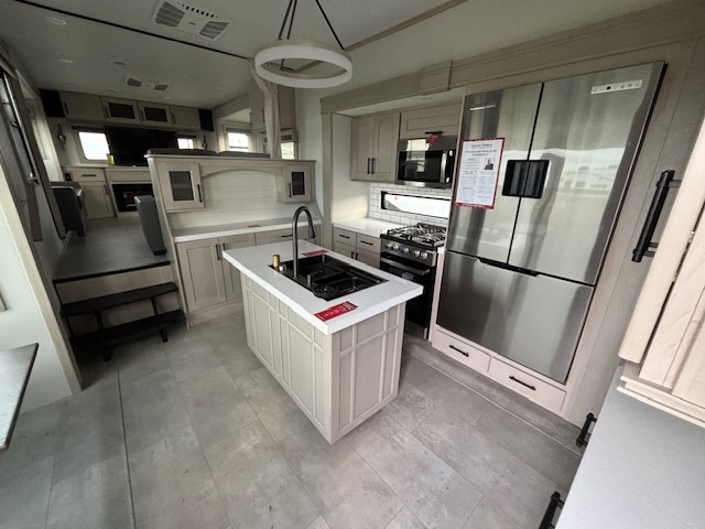 2026 Grand Design Solitude 376RD - Image 9