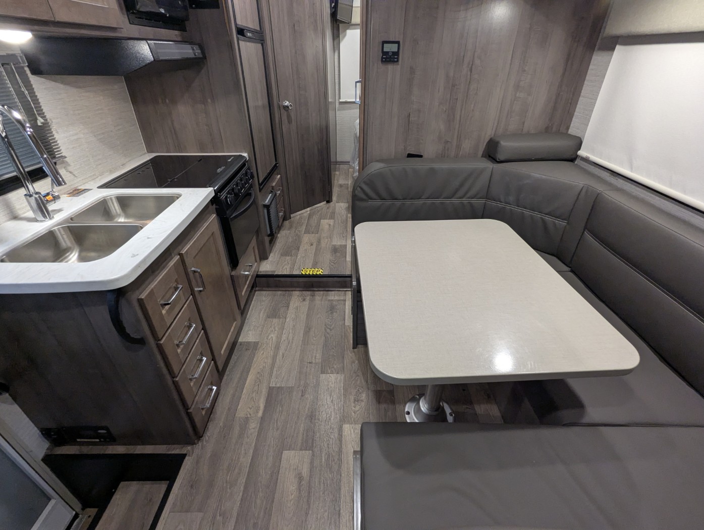 2022 Winnebago Minnie Winnie 22M - Image 10