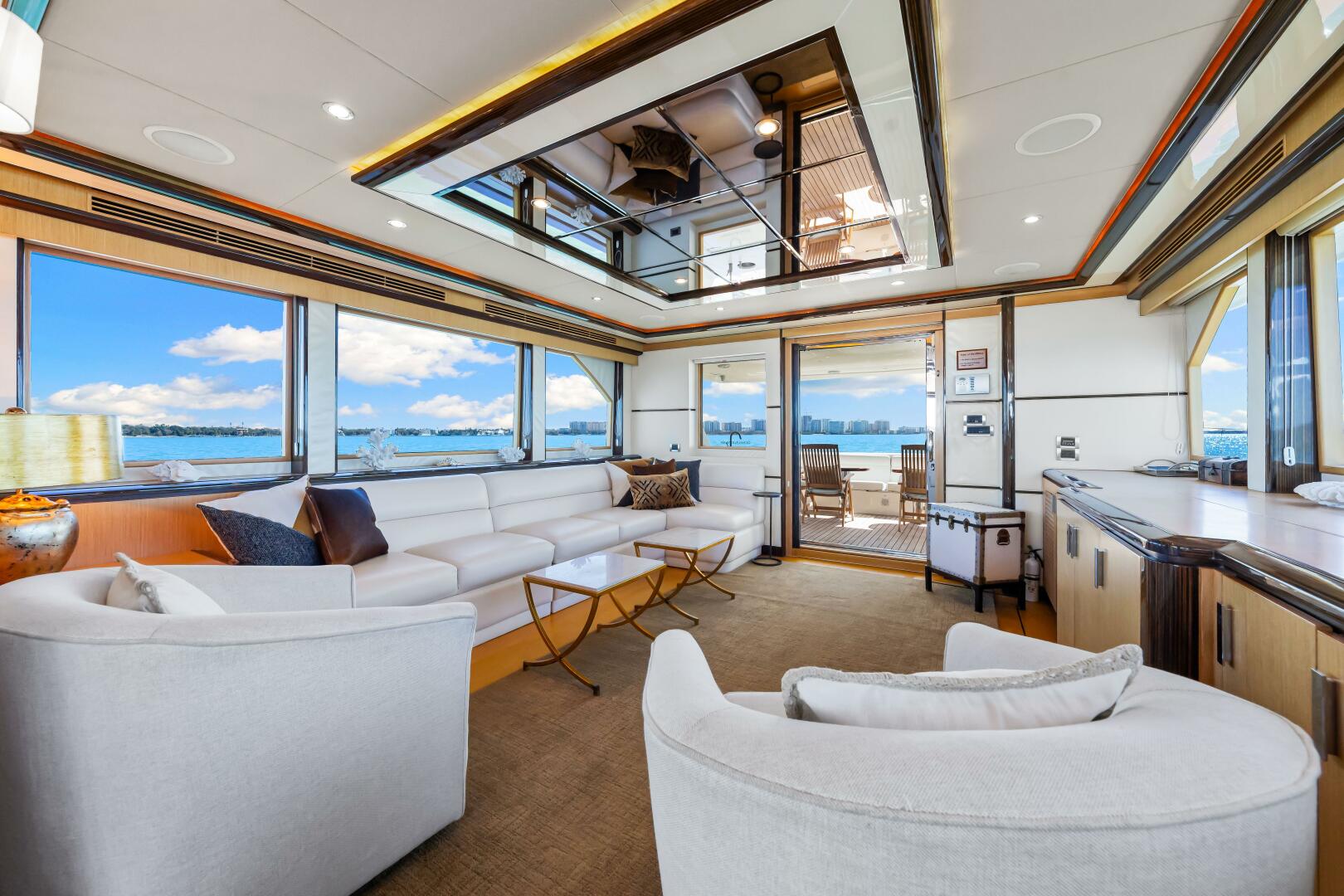 2010 Ocean Alexander 83 Motor Yacht - Image 11