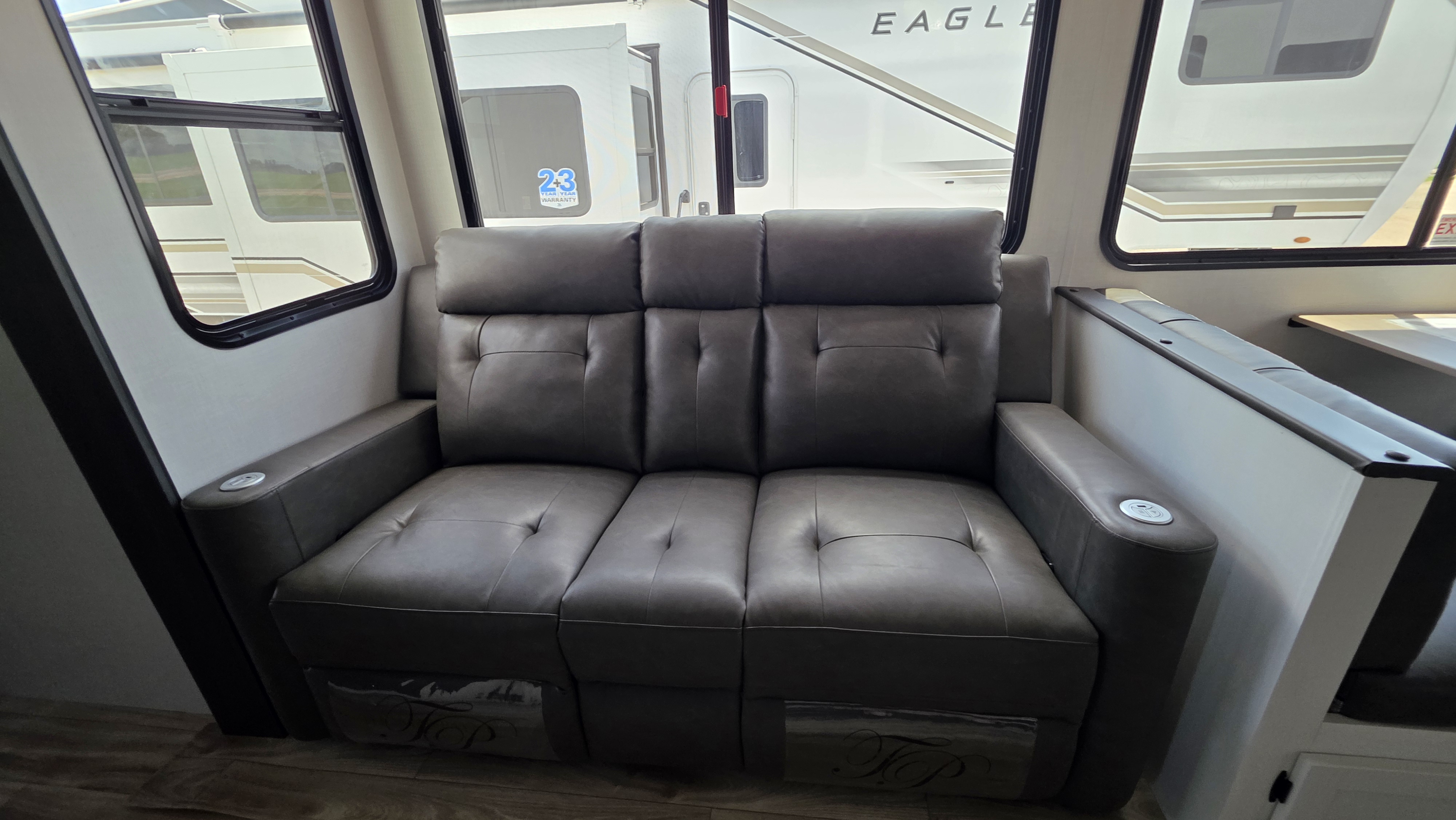 2027 VENTURE RV SPORTTREK 312VTB - Image 27