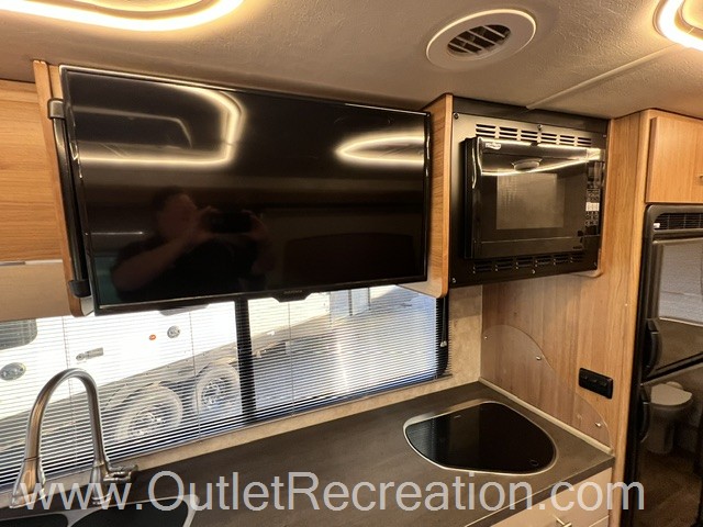 2019 Winnebago View 24D - Image 13