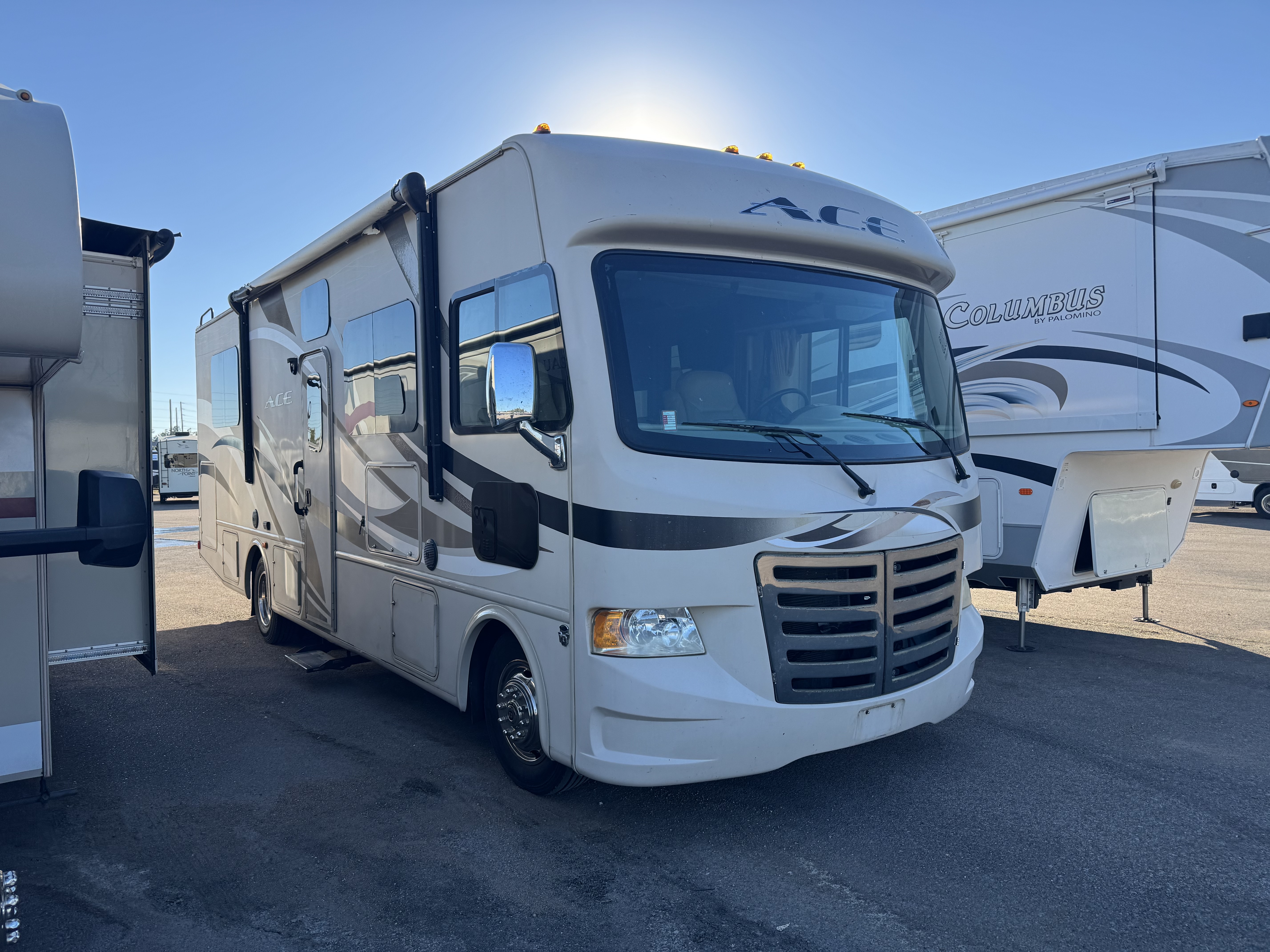 2015 Thor Motor Coach ACE 29.2 - Image 1