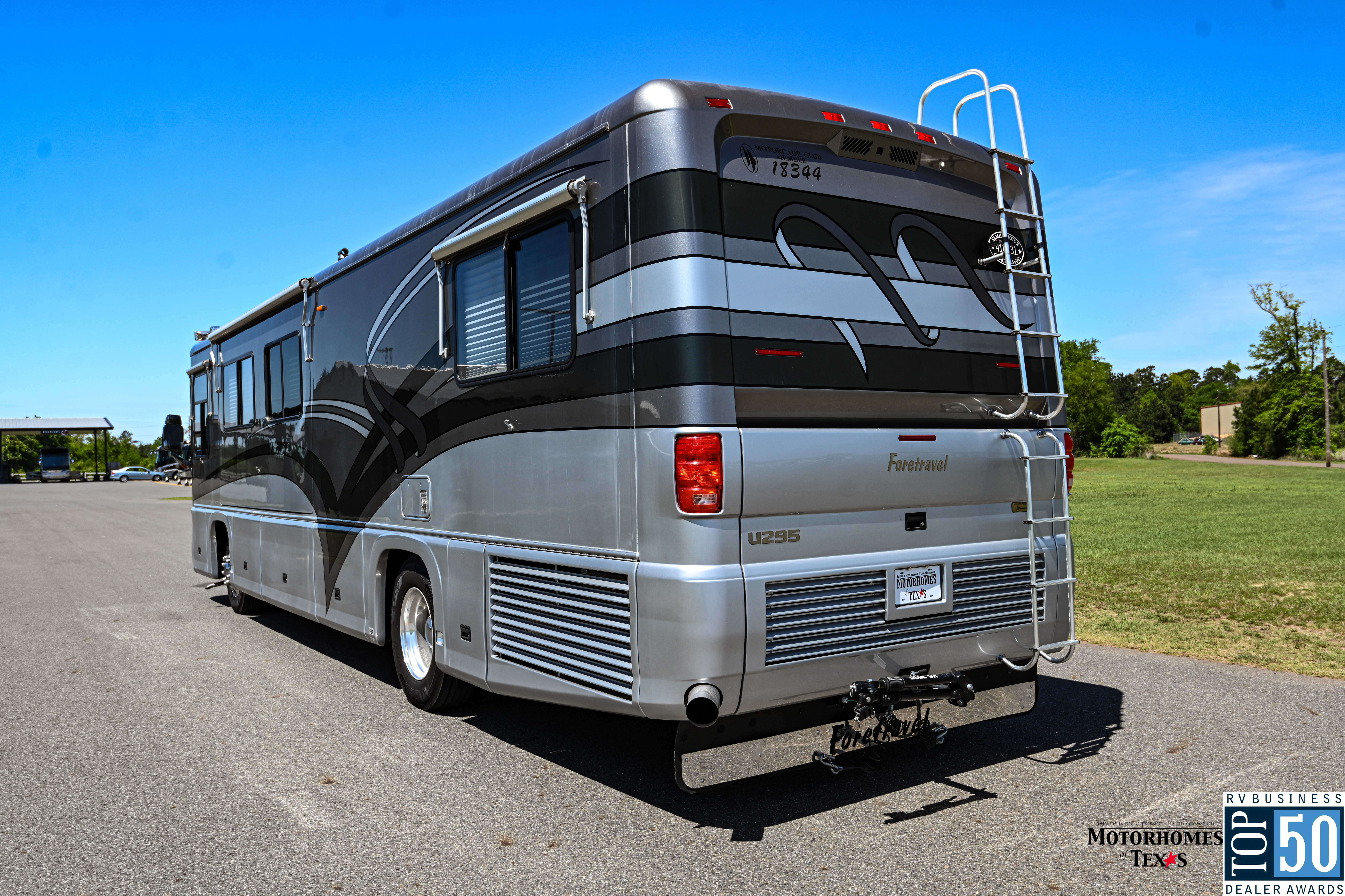 2004 Foretravel U295 3610 WTFS - exterior 21