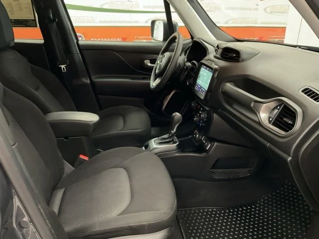 2023 Jeep Renegade Utility 4D Latitude 4WD - Image 26
