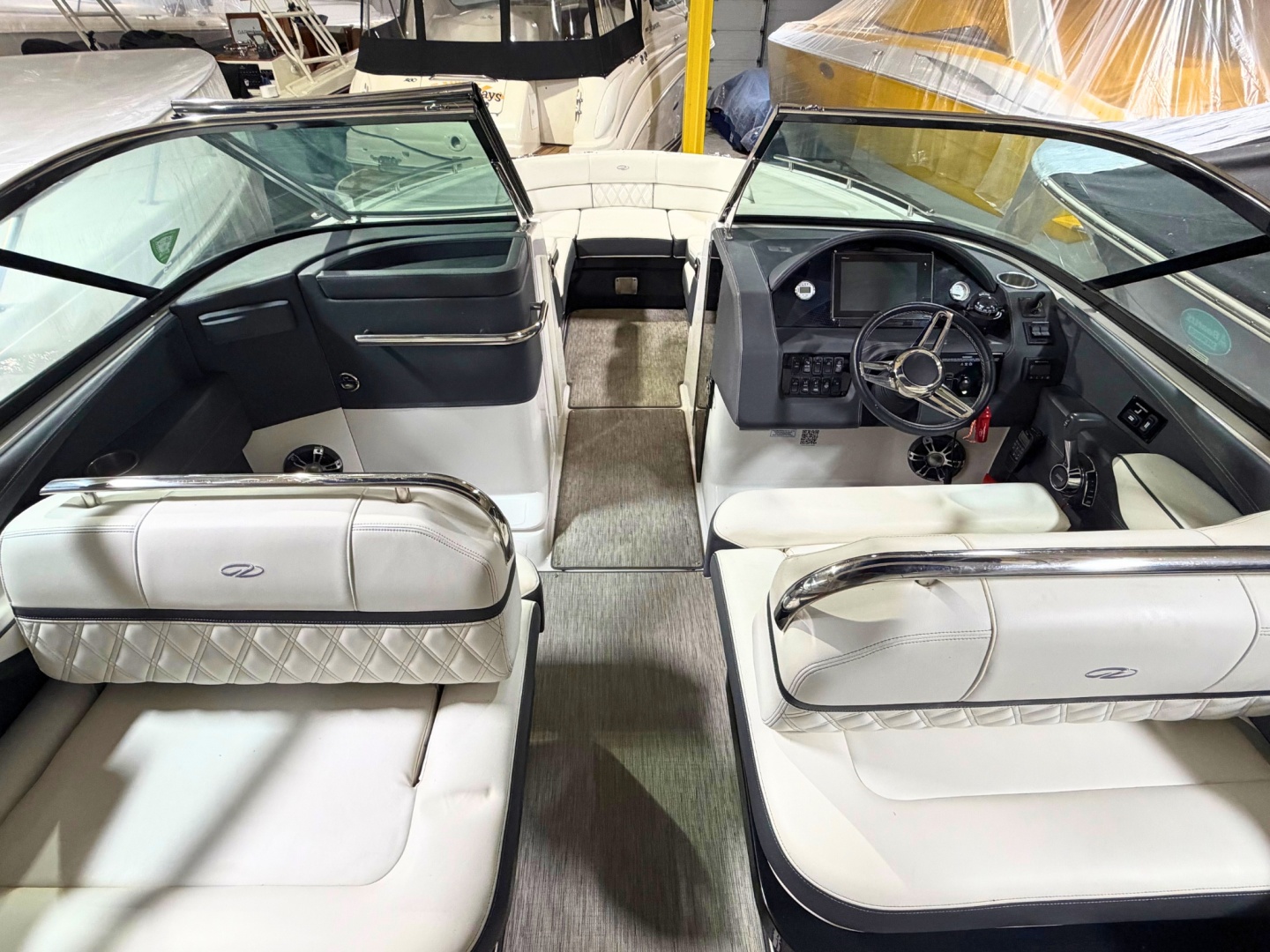 2019 Regal 2800 Bowrider - Image 12