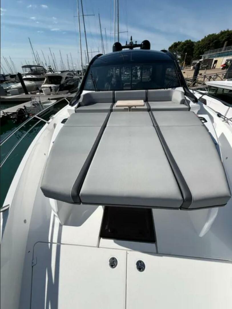 2025 Sunseeker 55 Predator - Image 28