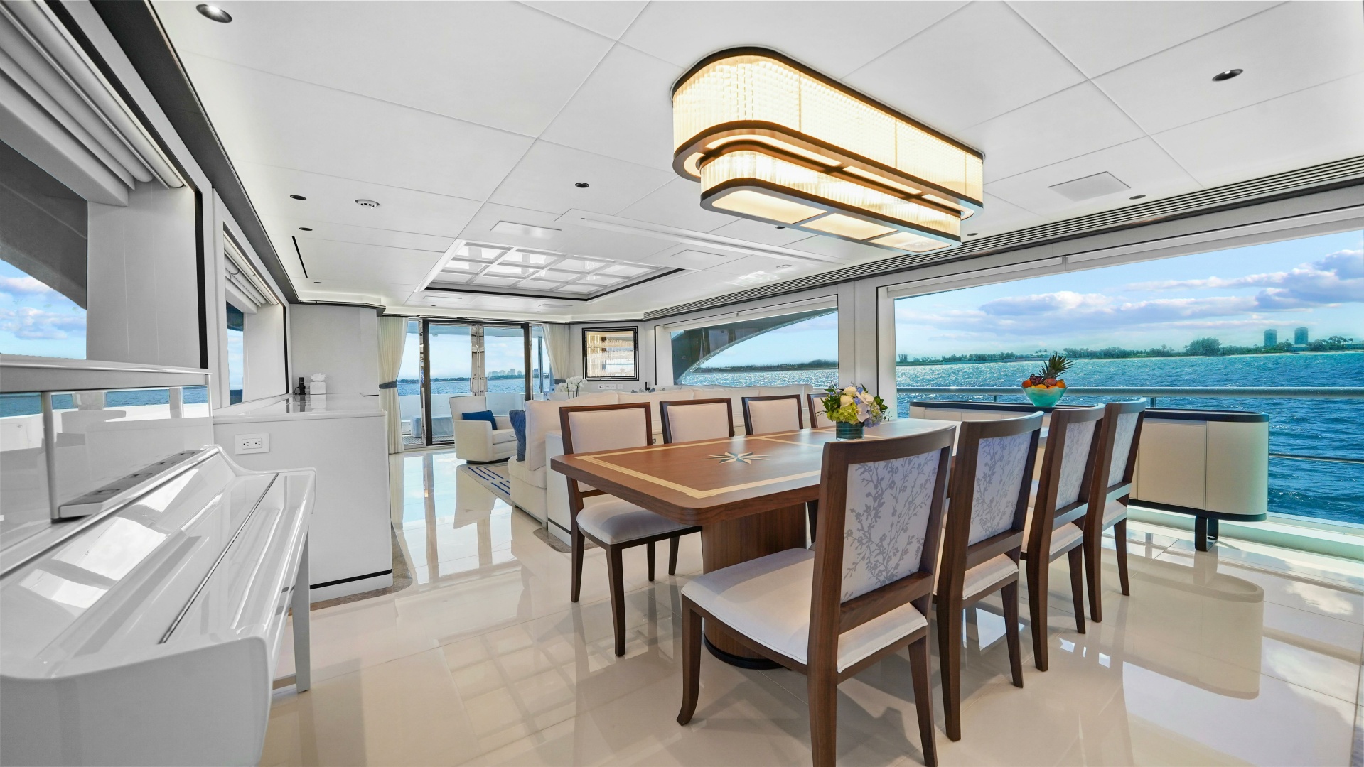 2025 Horizon Raised Pilothouse - Image 11