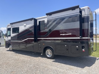 2027 JAYCO PRECEPT 31UL - Image 4