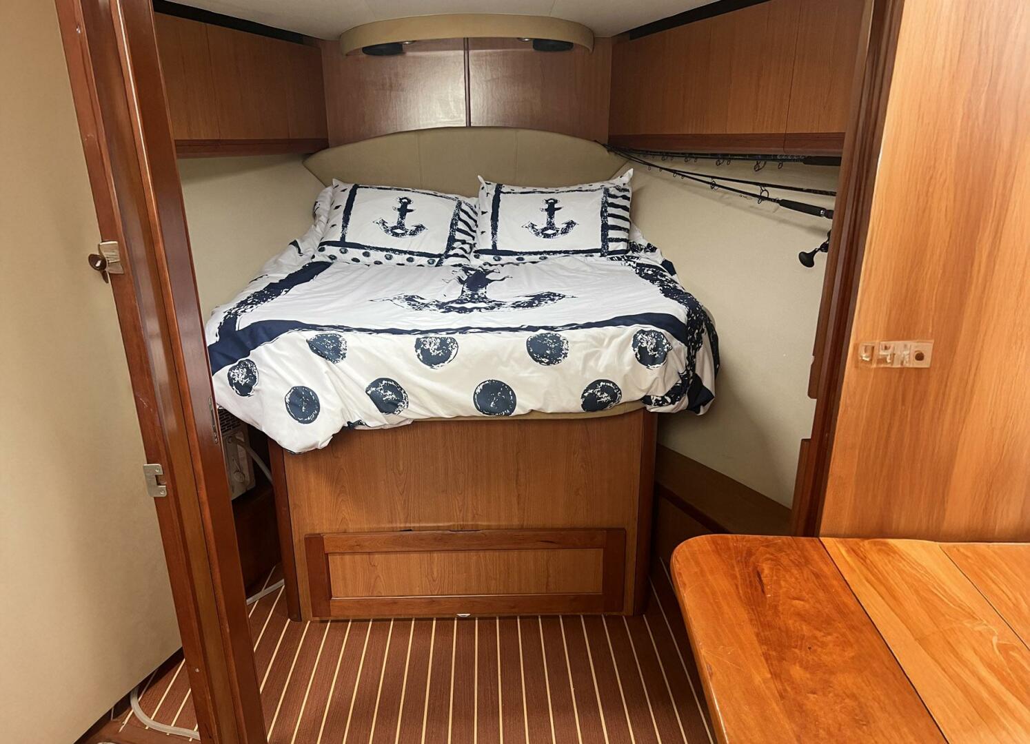 2007 Luhrs 41 Hardtop Express - Image 7