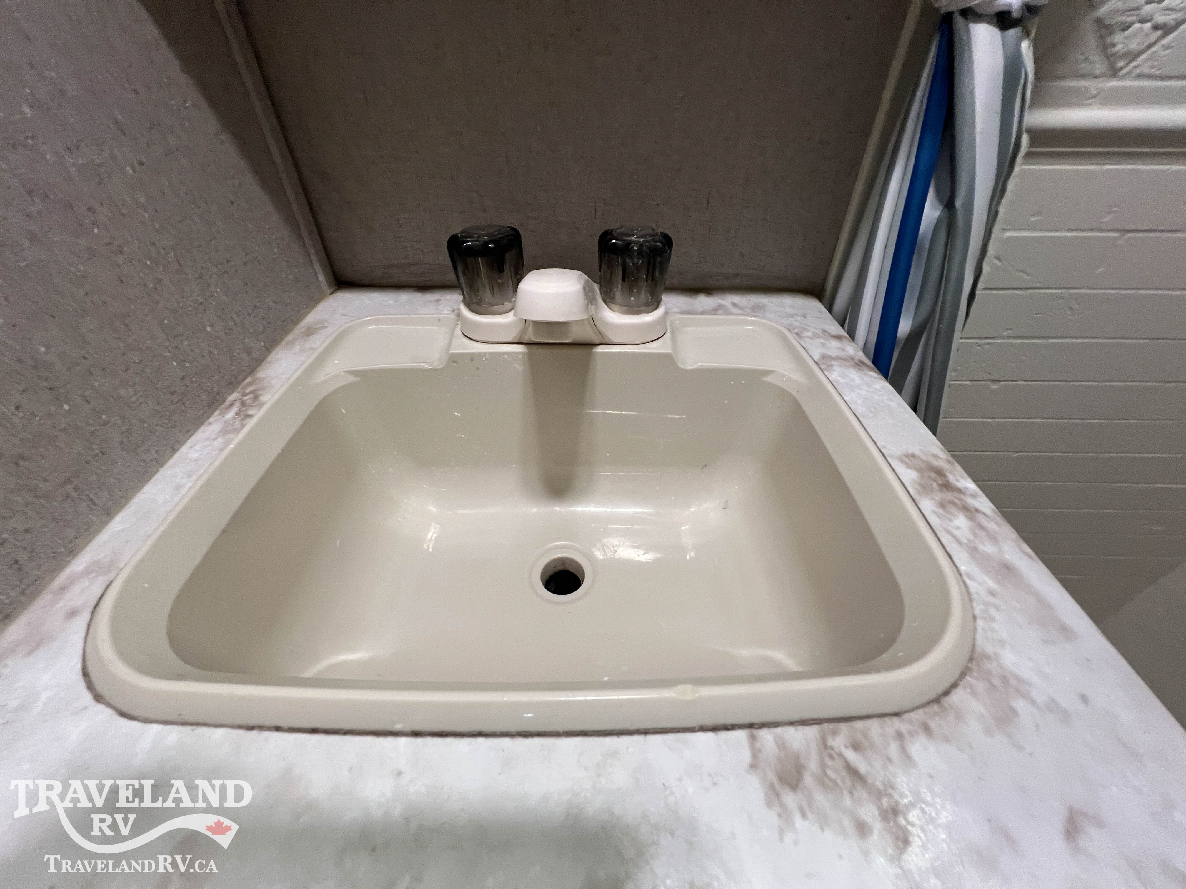 2019 Coachmen Freedom Express Ultra Lite 204RD - Image 28