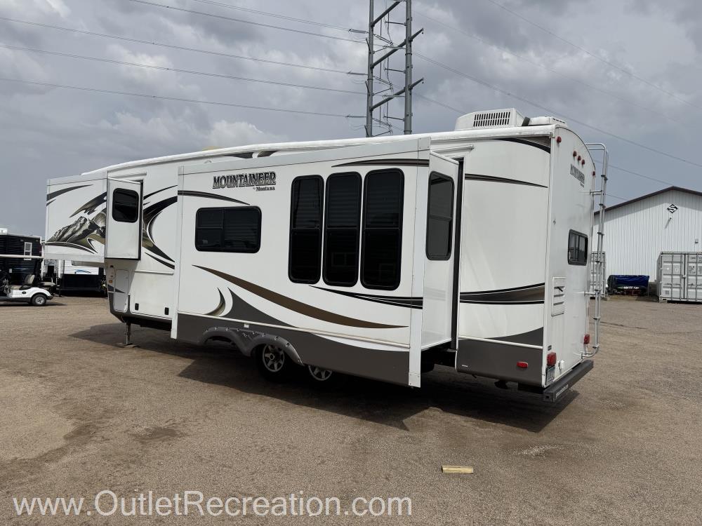 2014 Keystone Montana Mountaineer 295RKD - Image 5