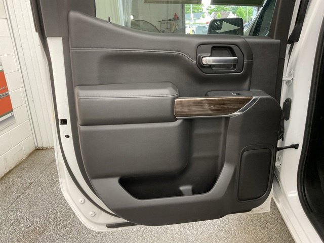 2021 Chevrolet Silverado 1500 Crew Cab RST 4WD - Image 31
