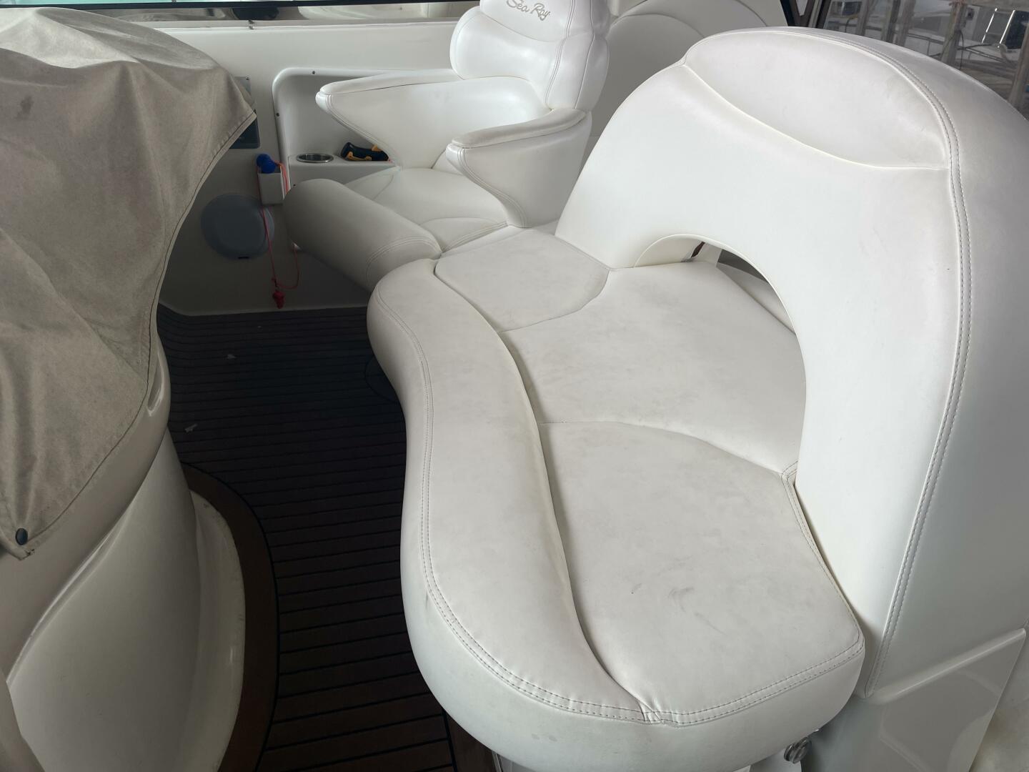 2001 Sea Ray 380 Sundancer - Image 9