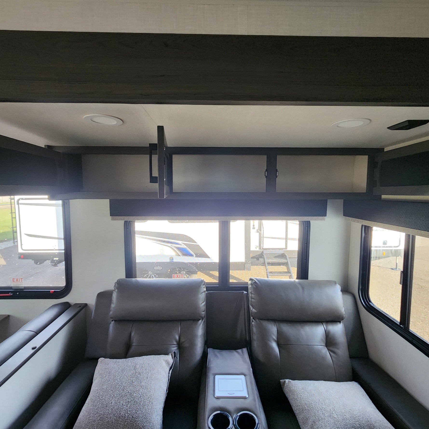2026 VENTURE RV SPORTTREK 272VRK - Image 23