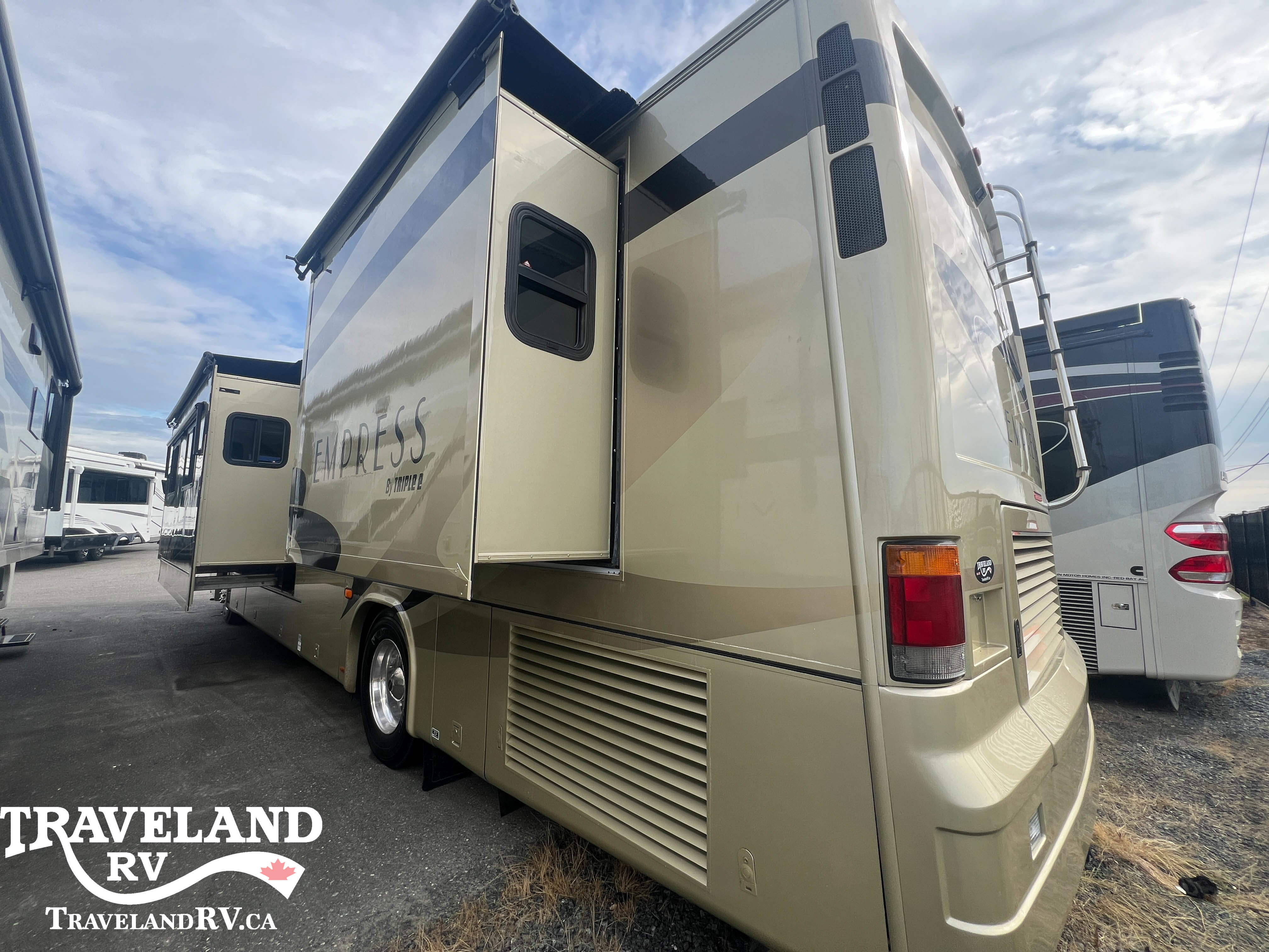 2005 TRIPLE E EMPRESS 3902FB - Image 4
