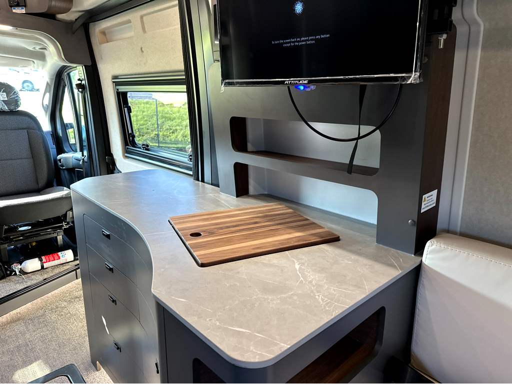 2027 GRAND DESIGN LINEAGE SERIESVP LVP2 - Image 15