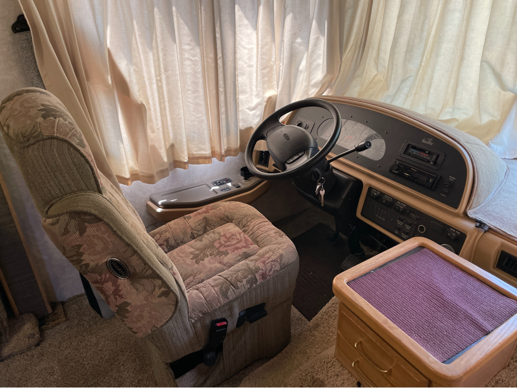 2000 Fleetwood Bounder 34T - Image 20