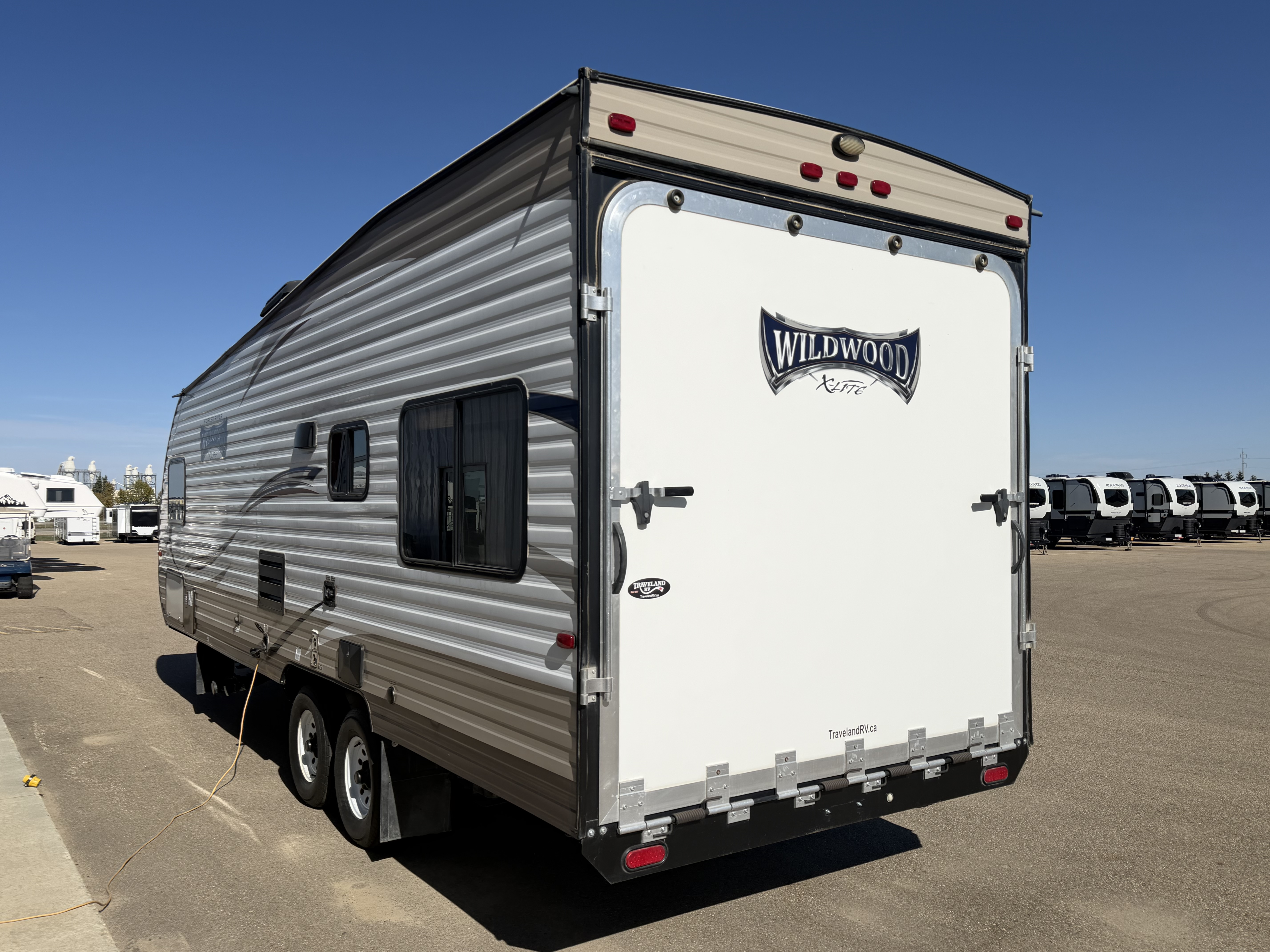 2017 Forest River Wildwood X-Lite West 211SSXL - Image 6