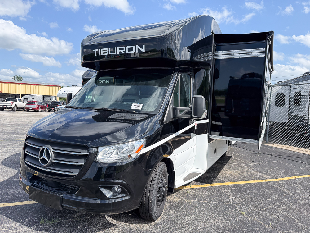 2025 THOR MOTORCOACH 24TT - Image 2