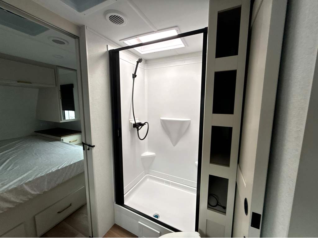 2027 GRAND DESIGN IMAGINE 23LDE - Image 24