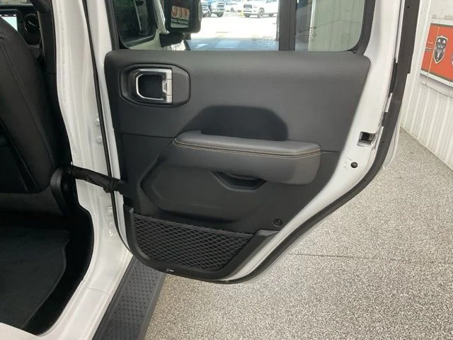 2022 Jeep Wrangler Util 4D Sahara High Altitude 4WD I4 - Image 24