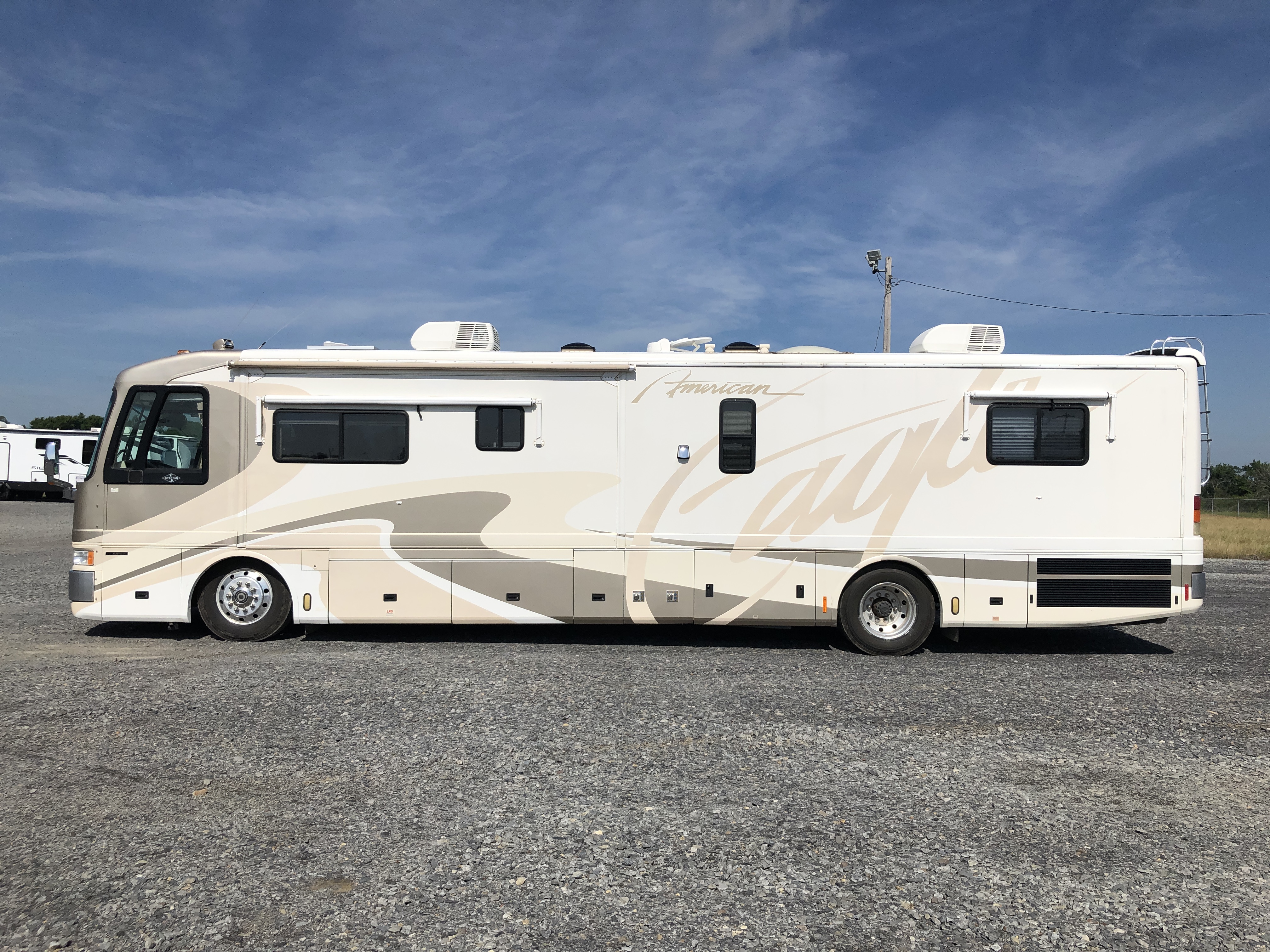 1999 Fleetwood American Eagle 40EVS - Image 4
