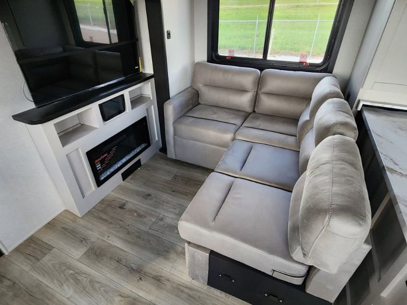 2026 JAYCO SEISMIC 395 - Image 11