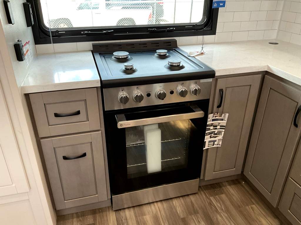 2025 JAYCO NORTH POINT 365 RKTS - Image 18