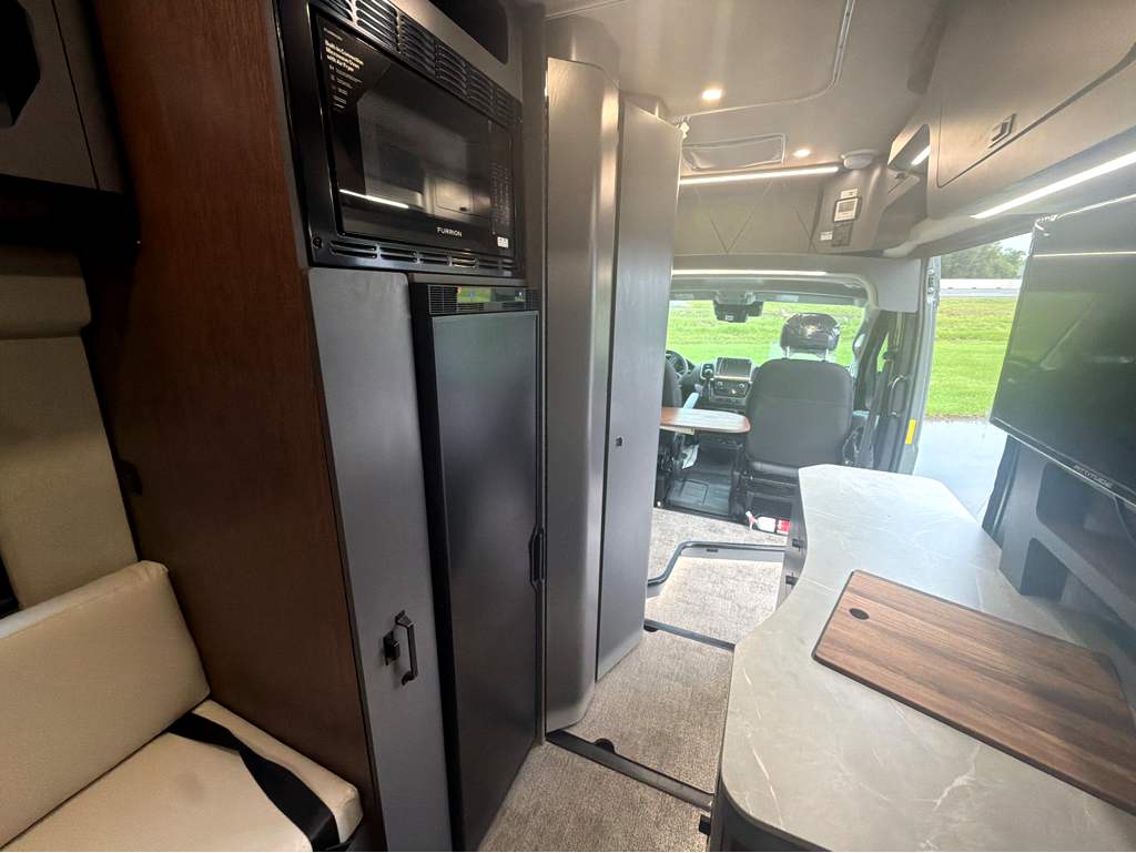 2027 GRAND DESIGN LINEAGE SERIESVP LVP2 - Image 20