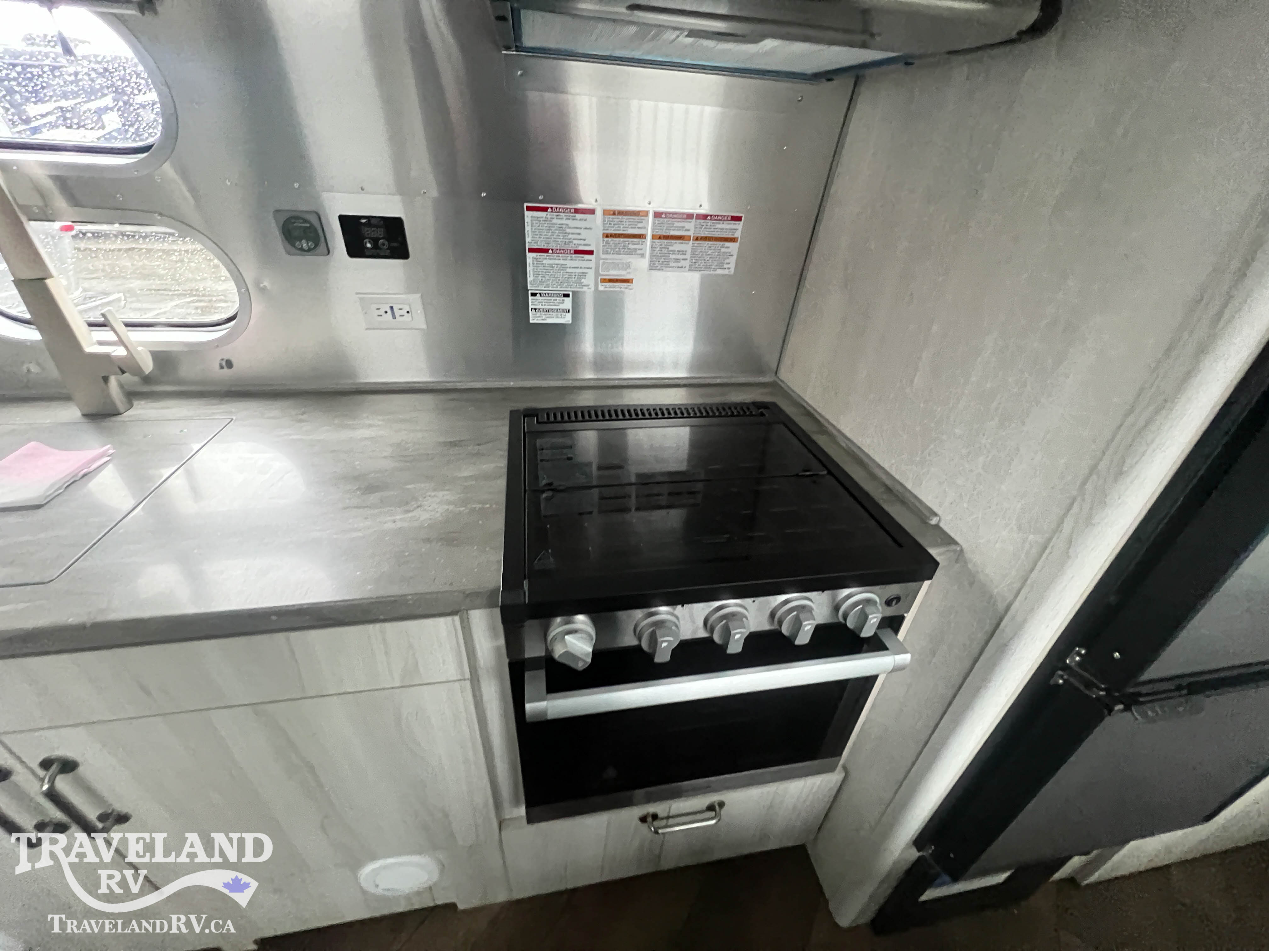 2026 AIRSTREAM 23FBT INTERNATIONAL - Image 10