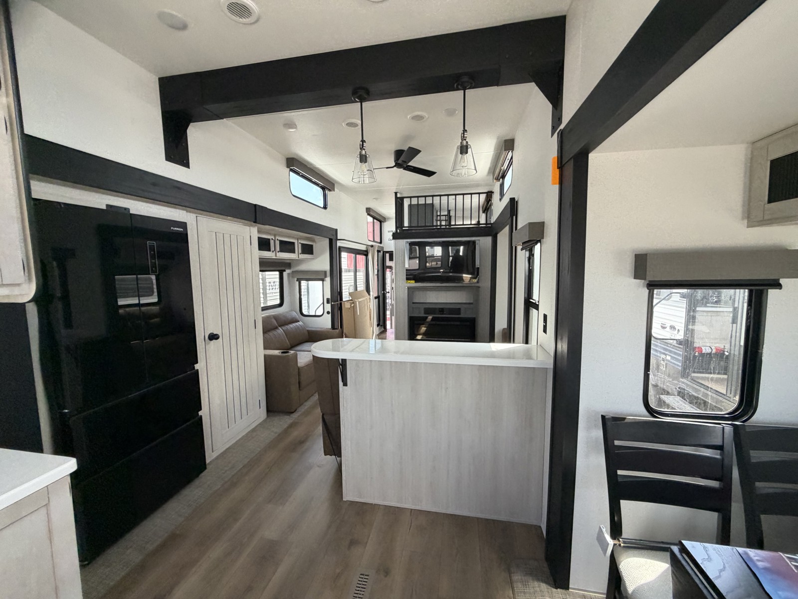 2026 PALOMINO 403LFT - Image 34