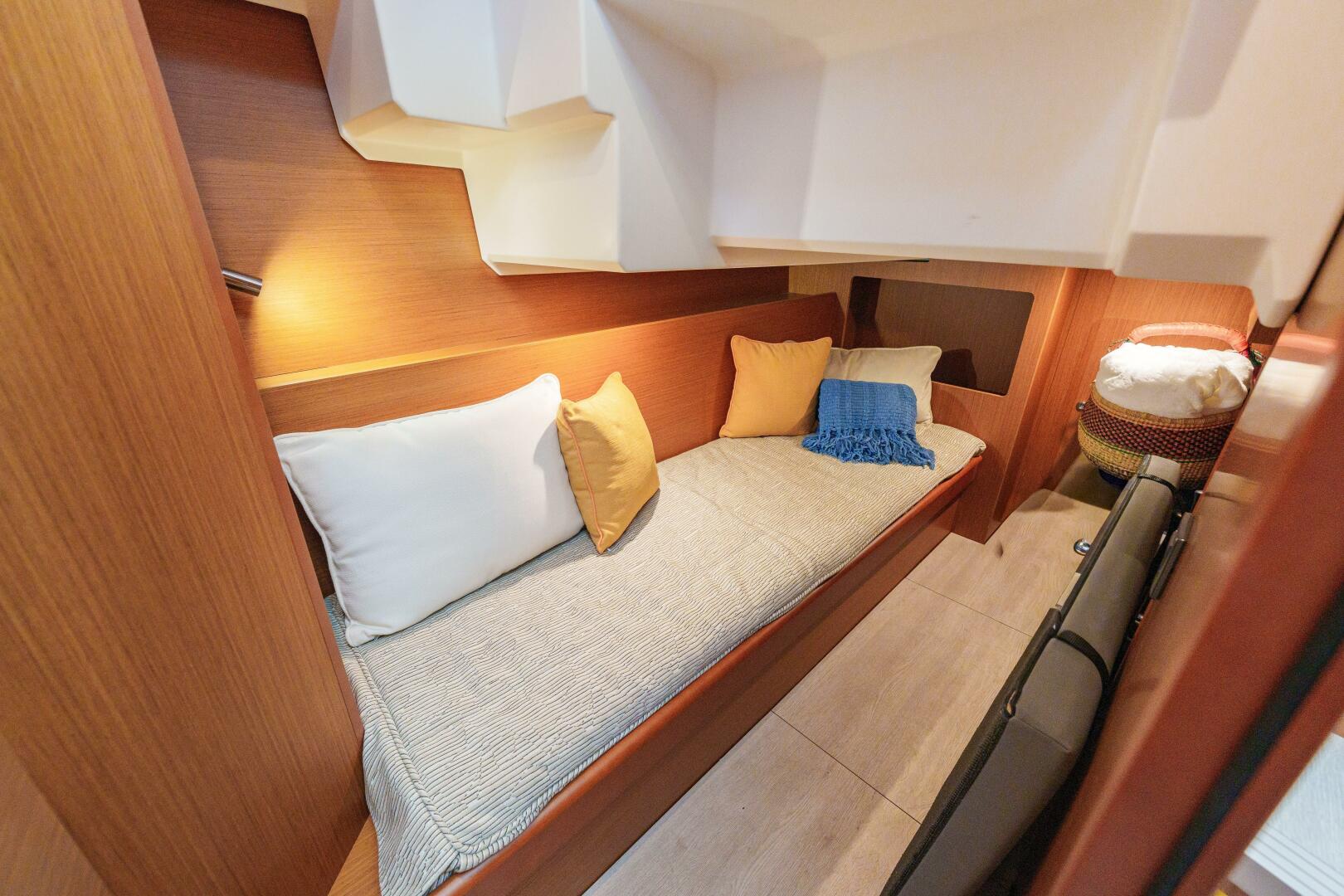 2025 Beneteau - Image 23