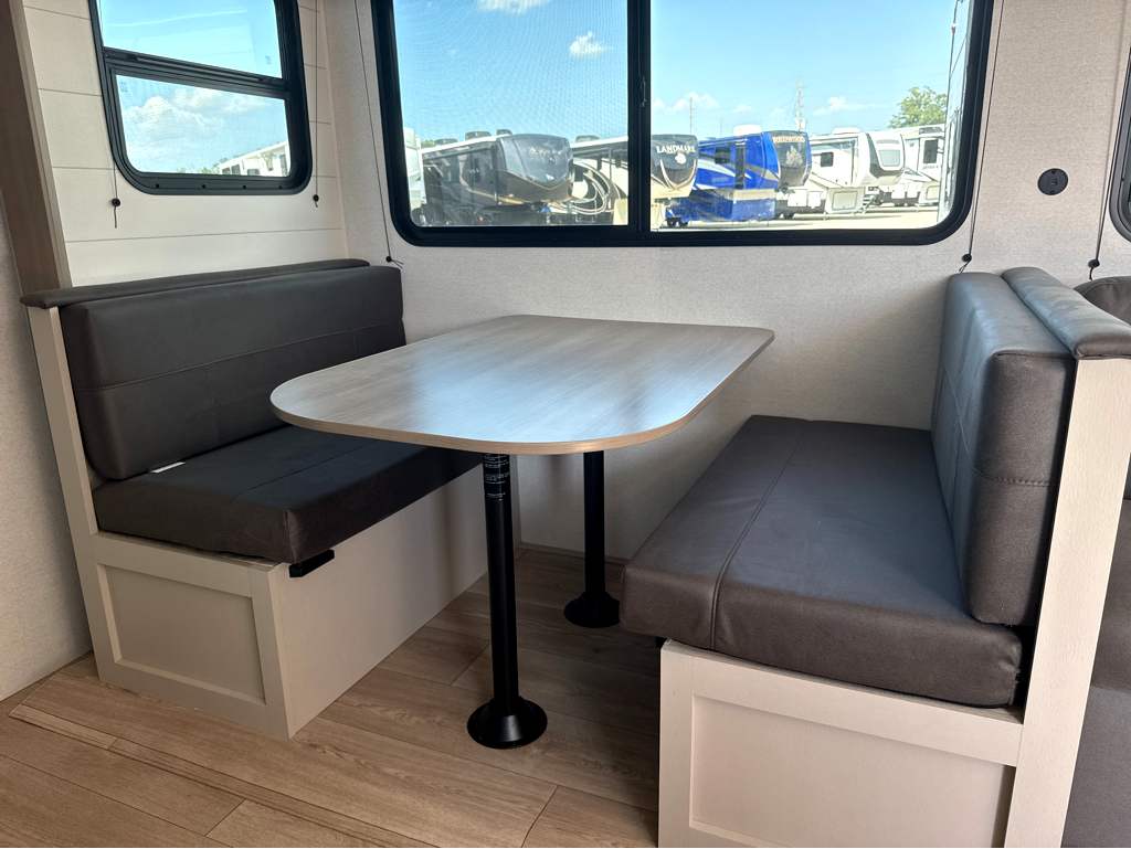2027 Jayco Jay Flight SLX 261BHS - Image 15